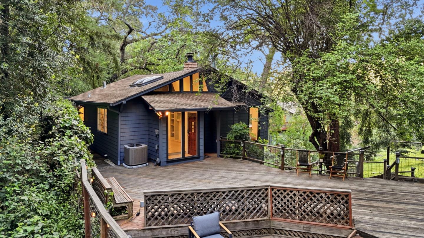 Detail Gallery Image 24 of 36 For 3514 Oak Knoll Dr, –,  CA 94062 - 3 Beds | 2 Baths