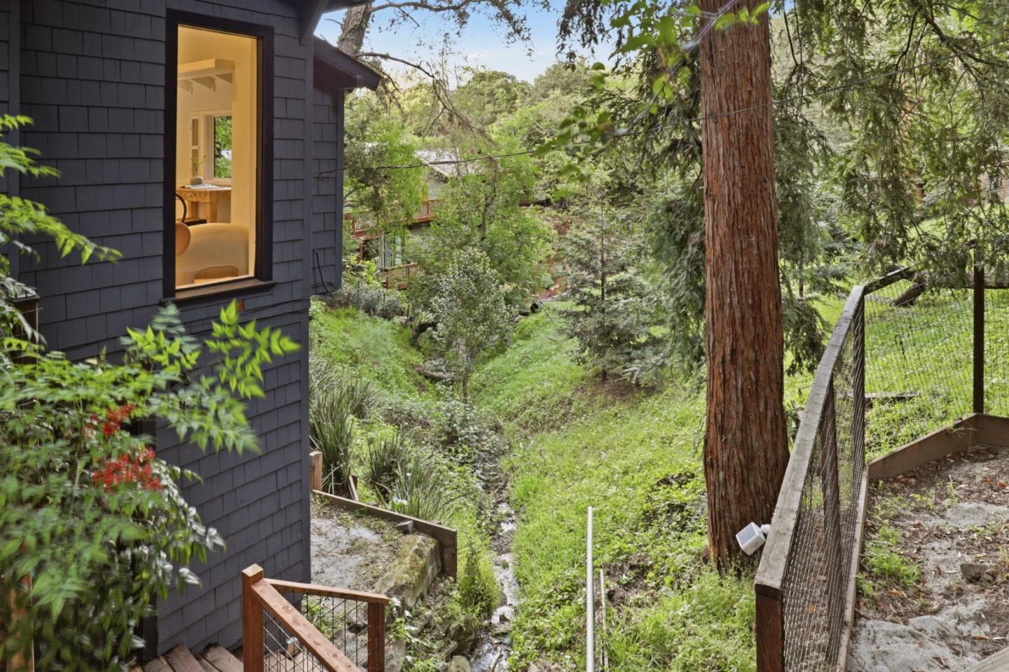 Detail Gallery Image 29 of 36 For 3514 Oak Knoll Dr, –,  CA 94062 - 3 Beds | 2 Baths