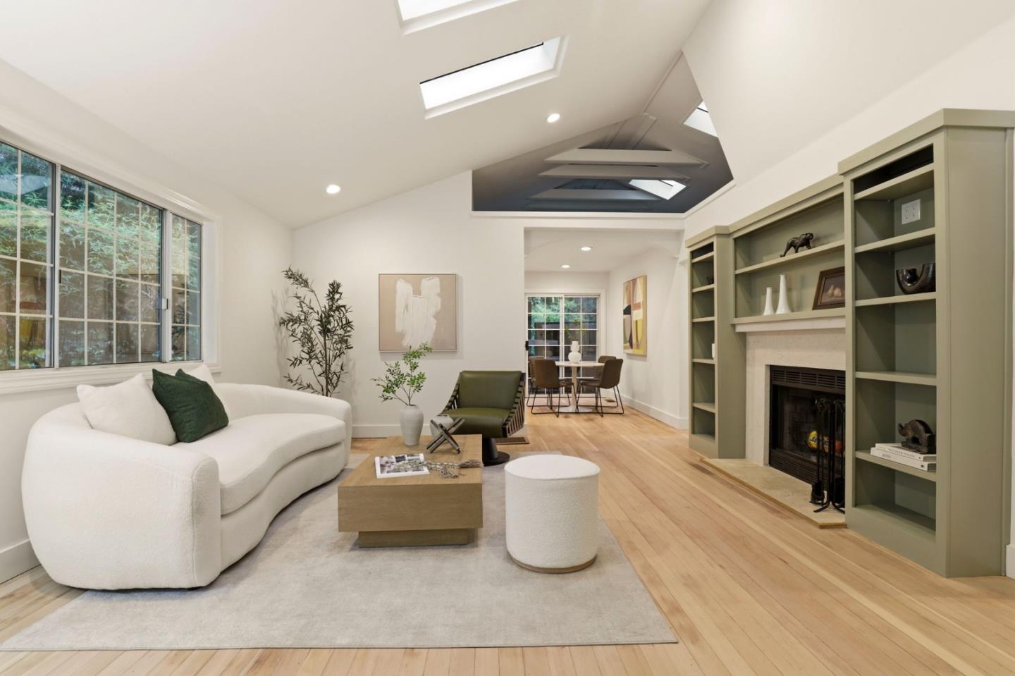 Detail Gallery Image 3 of 36 For 3514 Oak Knoll Dr, –,  CA 94062 - 3 Beds | 2 Baths