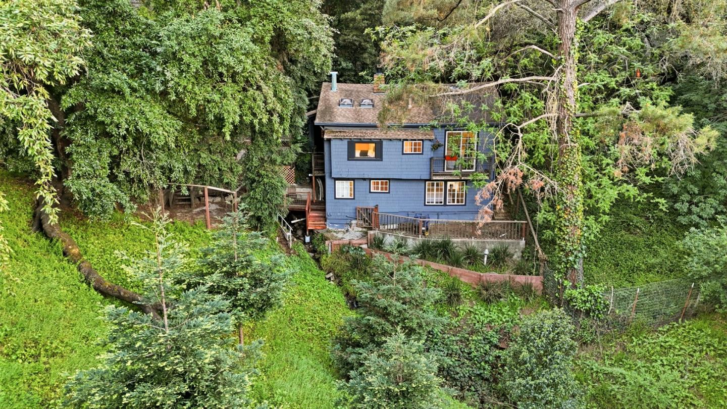 Detail Gallery Image 31 of 36 For 3514 Oak Knoll Dr, –,  CA 94062 - 3 Beds | 2 Baths