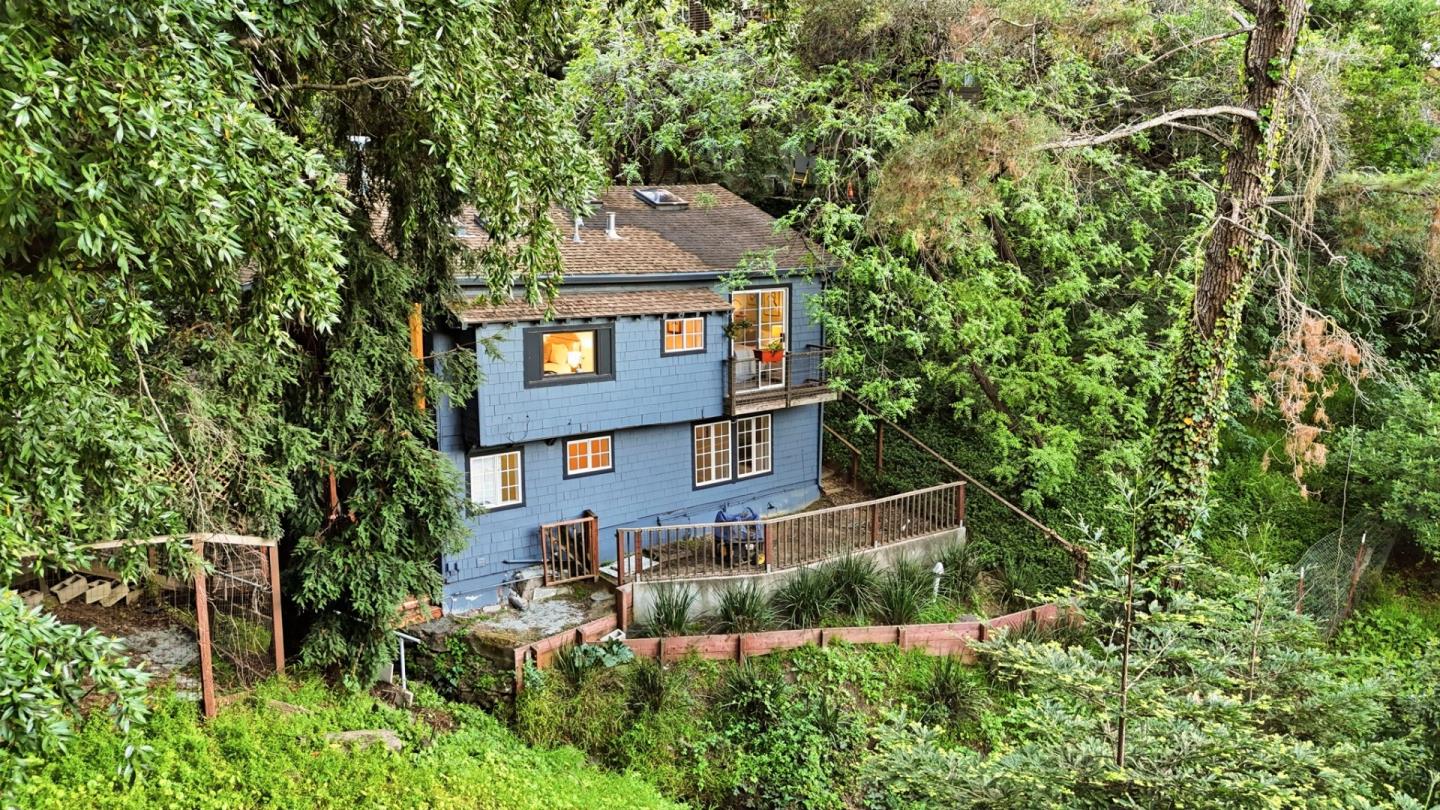 Detail Gallery Image 32 of 36 For 3514 Oak Knoll Dr, –,  CA 94062 - 3 Beds | 2 Baths