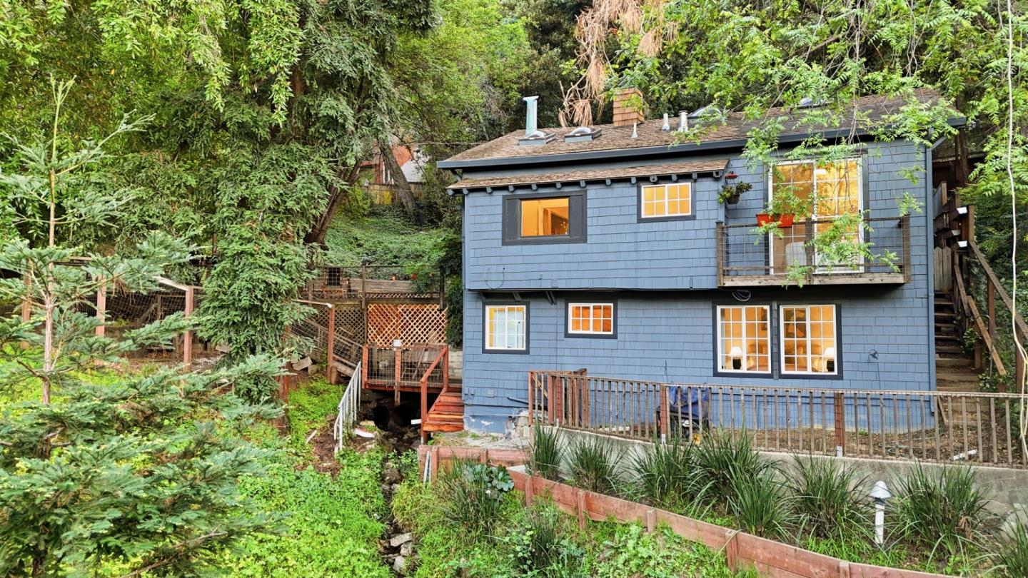 Detail Gallery Image 33 of 36 For 3514 Oak Knoll Dr, –,  CA 94062 - 3 Beds | 2 Baths