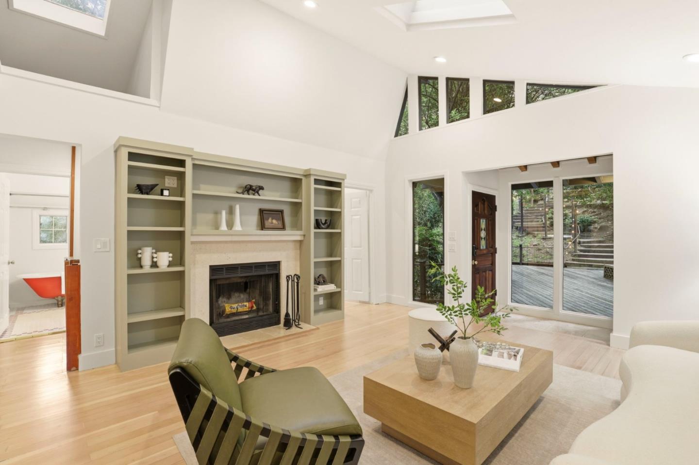 Detail Gallery Image 5 of 36 For 3514 Oak Knoll Dr, –,  CA 94062 - 3 Beds | 2 Baths