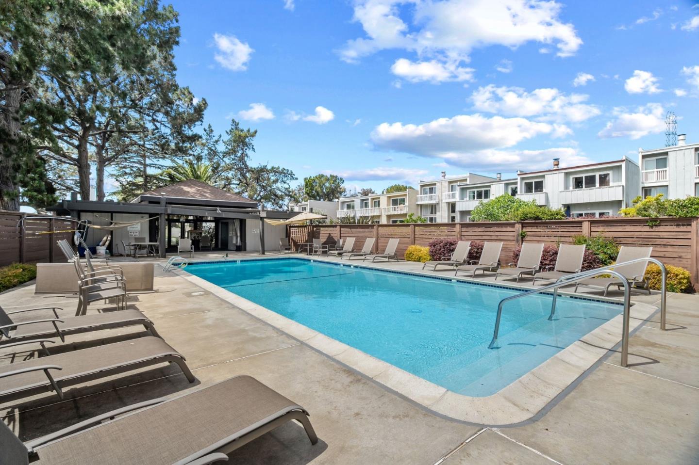 Detail Gallery Image 21 of 30 For 651 Port Dr #208,  San Mateo,  CA 94404 - 3 Beds | 2 Baths