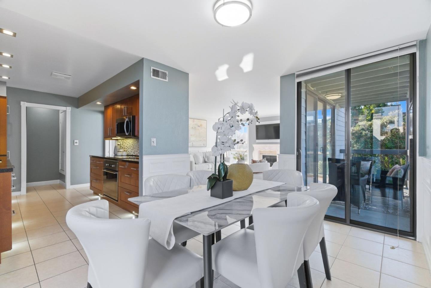 Detail Gallery Image 5 of 30 For 651 Port Dr #208,  San Mateo,  CA 94404 - 3 Beds | 2 Baths