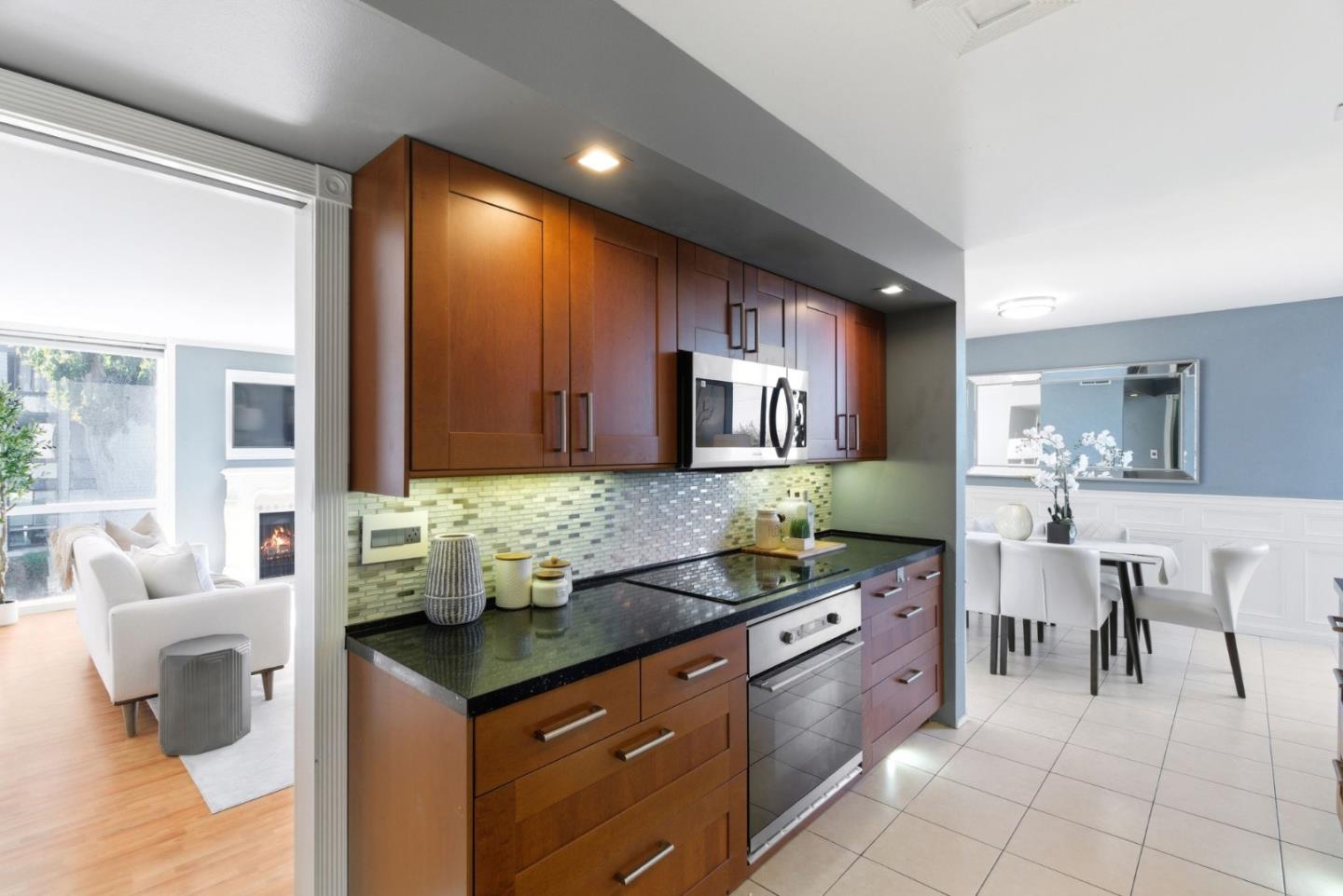 Detail Gallery Image 9 of 30 For 651 Port Dr #208,  San Mateo,  CA 94404 - 3 Beds | 2 Baths