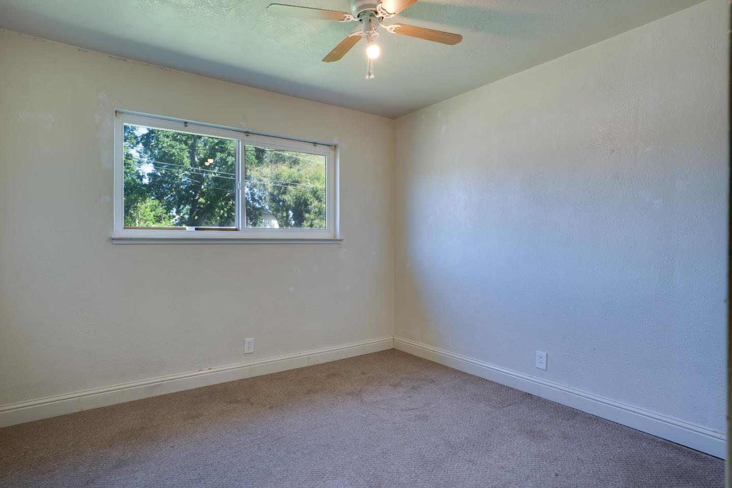 Detail Gallery Image 13 of 41 For 127 W Loretta Ave, Stockton,  CA 95207 - 3 Beds | 2 Baths