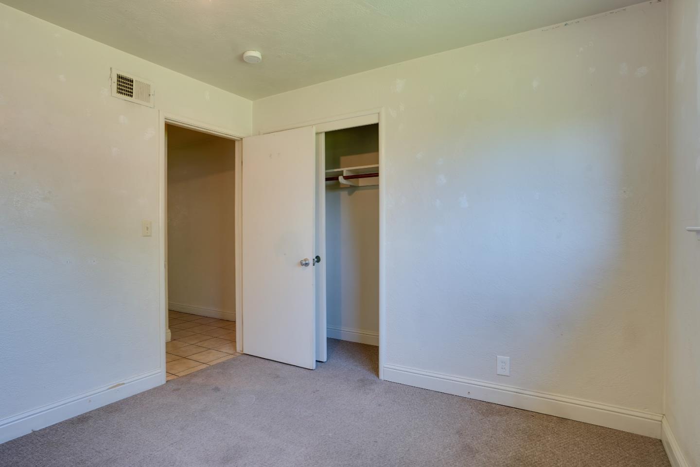 Detail Gallery Image 14 of 41 For 127 W Loretta Ave, Stockton,  CA 95207 - 3 Beds | 2 Baths