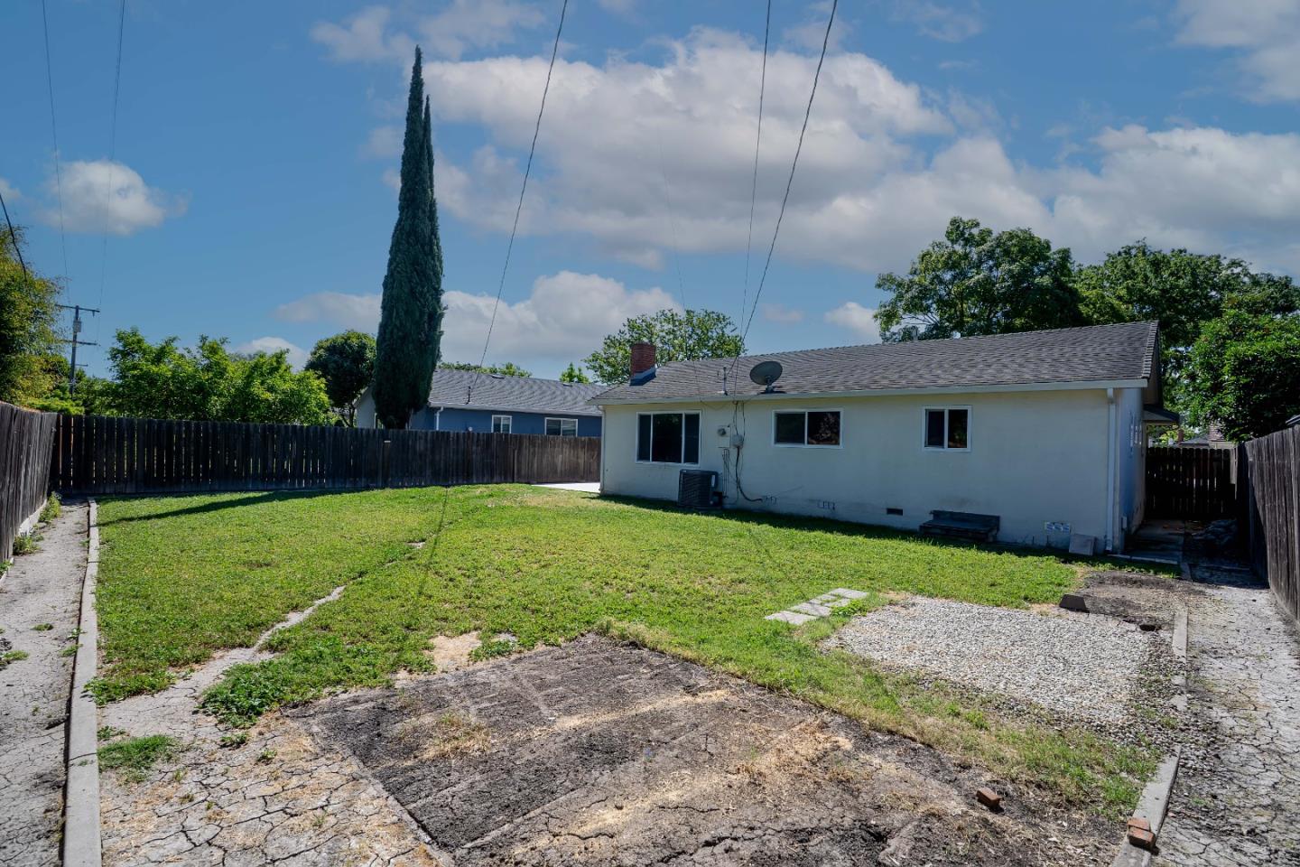 Detail Gallery Image 34 of 41 For 127 W Loretta Ave, Stockton,  CA 95207 - 3 Beds | 2 Baths