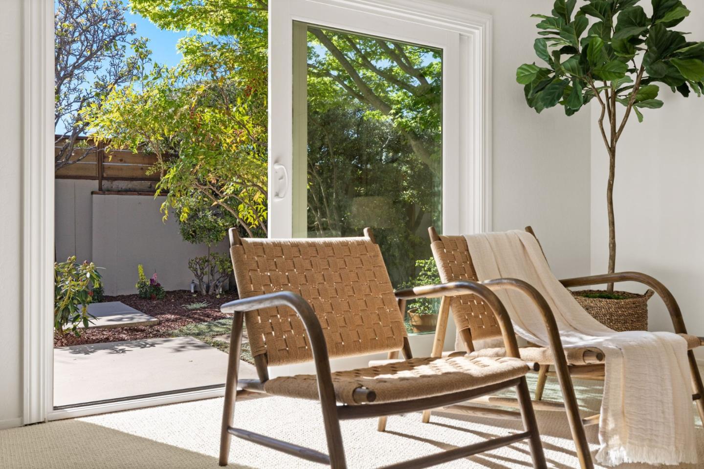 Detail Gallery Image 11 of 78 For 600 Comet Dr, Foster City,  CA 94404 - 4 Beds | 2 Baths