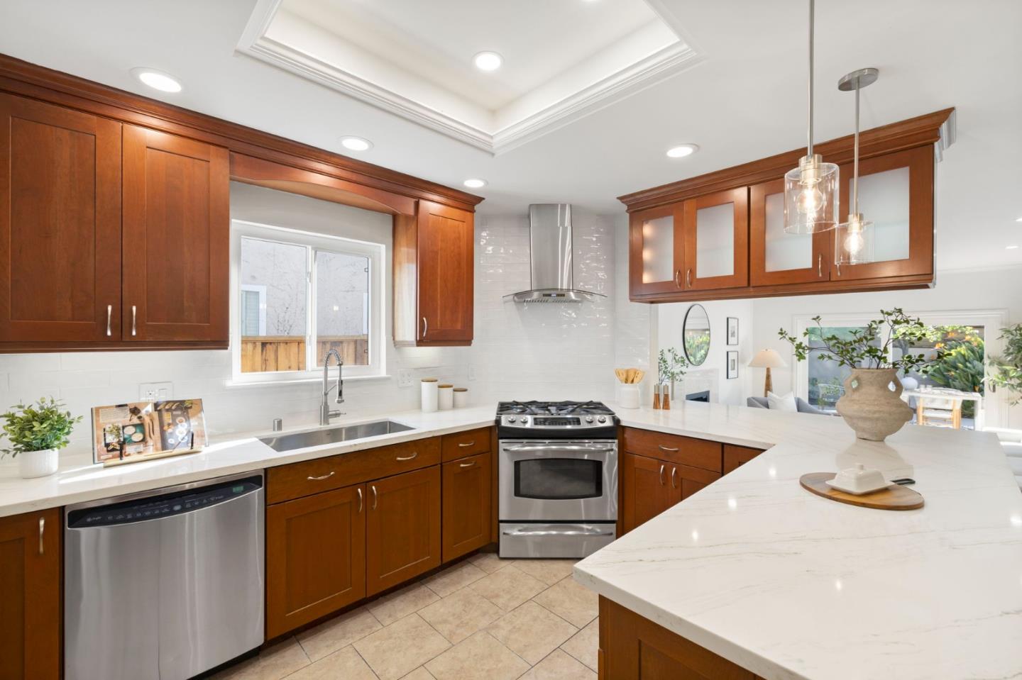 Detail Gallery Image 16 of 78 For 600 Comet Dr, Foster City,  CA 94404 - 4 Beds | 2 Baths