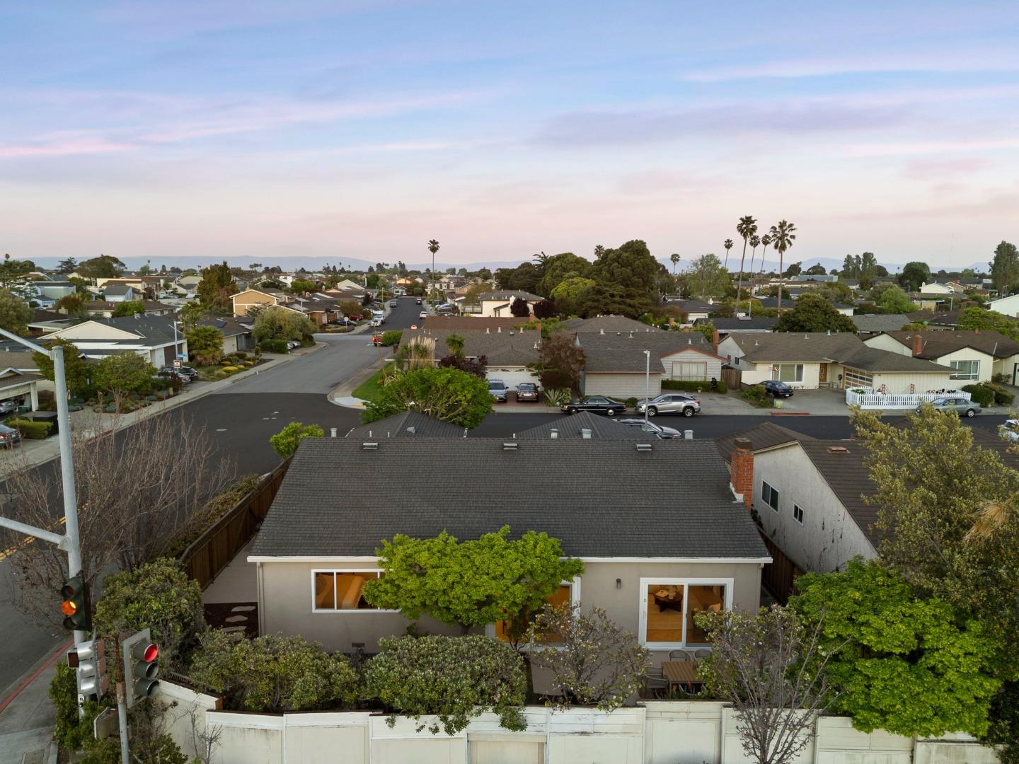 Detail Gallery Image 66 of 78 For 600 Comet Dr, Foster City,  CA 94404 - 4 Beds | 2 Baths