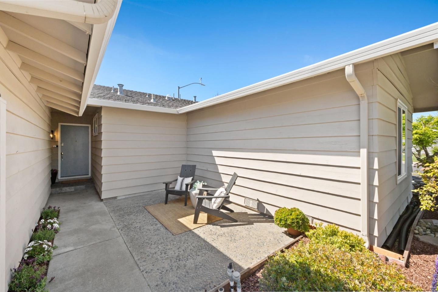 Detail Gallery Image 7 of 78 For 600 Comet Dr, Foster City,  CA 94404 - 4 Beds | 2 Baths