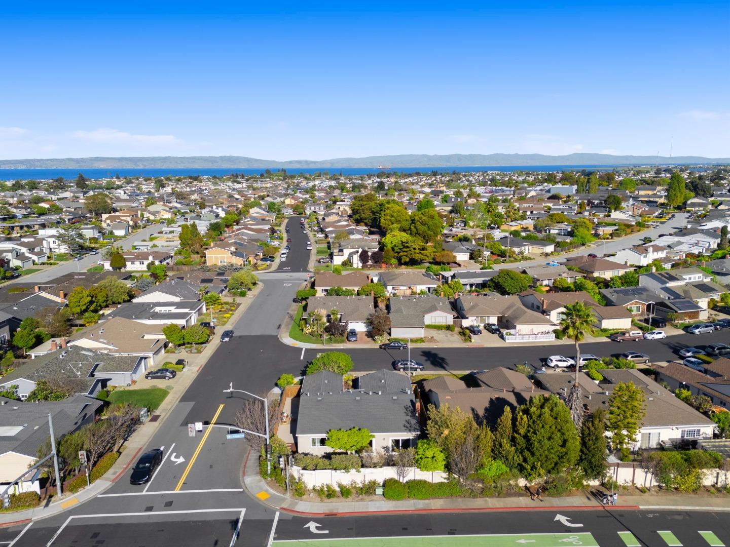 Detail Gallery Image 72 of 78 For 600 Comet Dr, Foster City,  CA 94404 - 4 Beds | 2 Baths