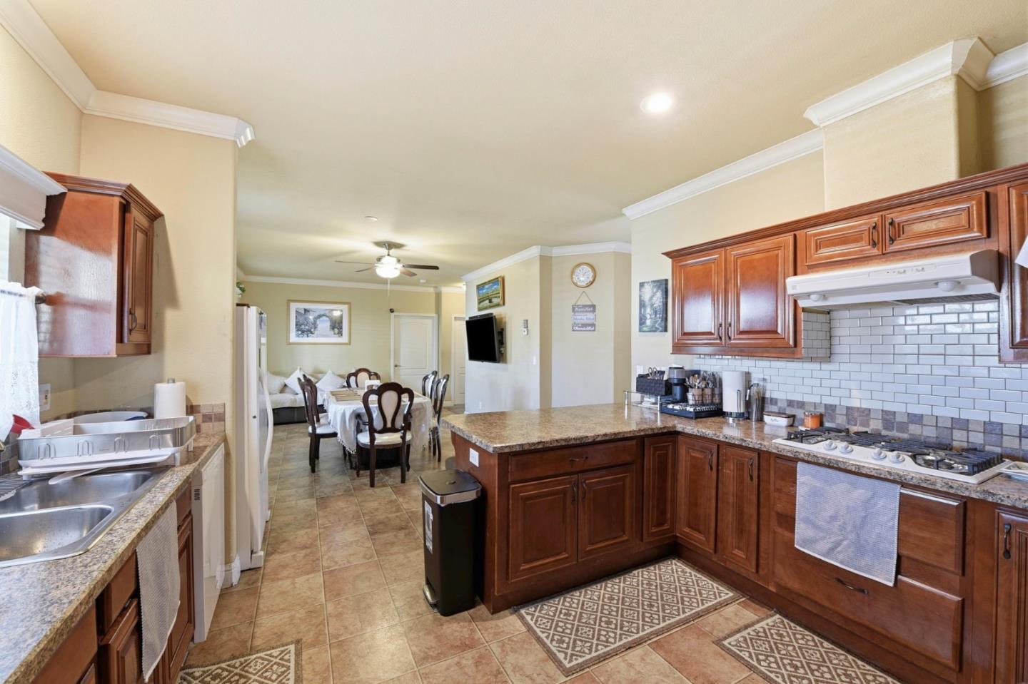 Detail Gallery Image 11 of 34 For 267 Chateau La Salle Dr #267,  San Jose,  CA 95111 - 4 Beds | 2 Baths