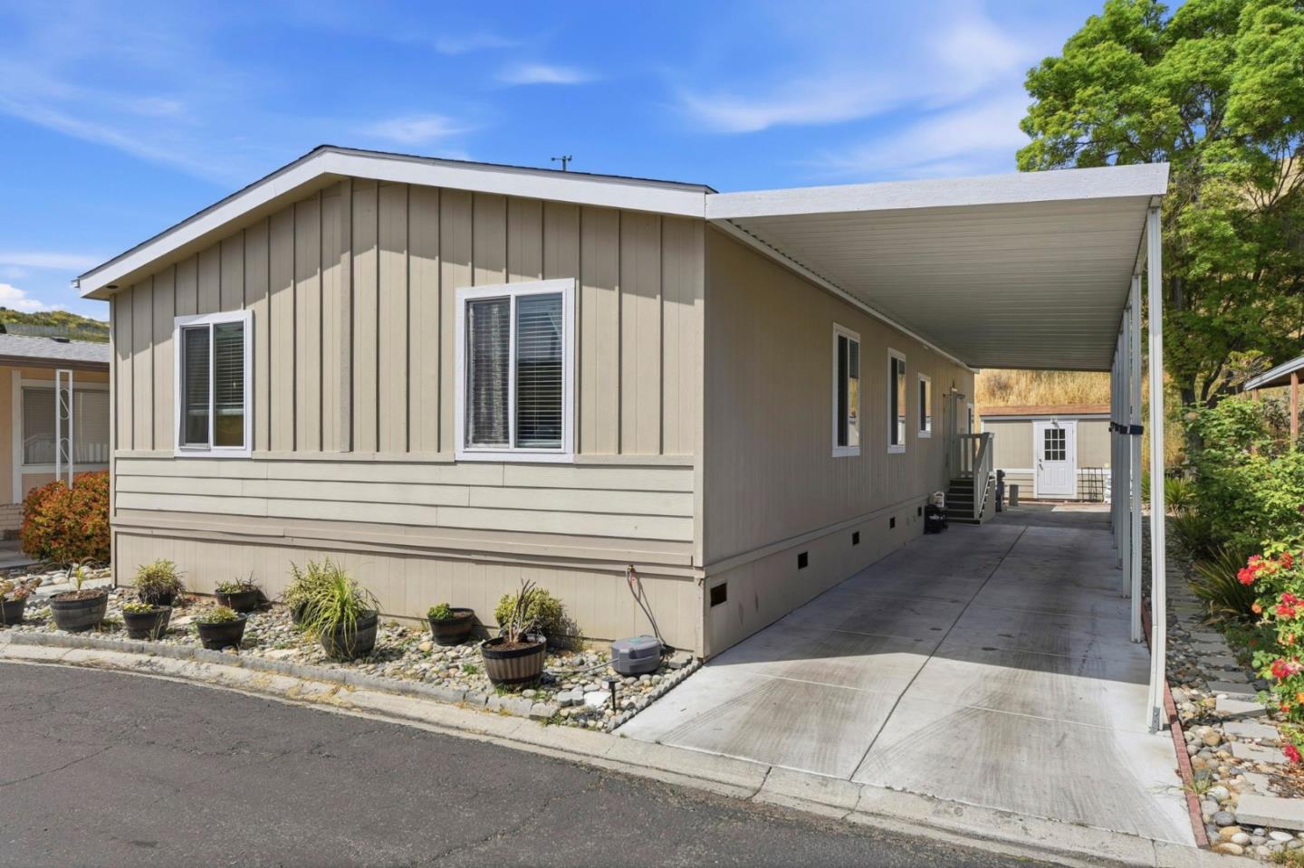 Detail Gallery Image 3 of 34 For 267 Chateau La Salle Dr #267,  San Jose,  CA 95111 - 4 Beds | 2 Baths