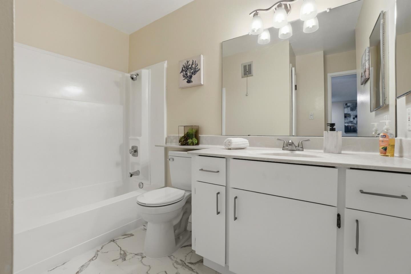 Detail Gallery Image 19 of 27 For 143 Piccadilly Pl #F,  San Bruno,  CA 94066 - 1 Beds | 1 Baths