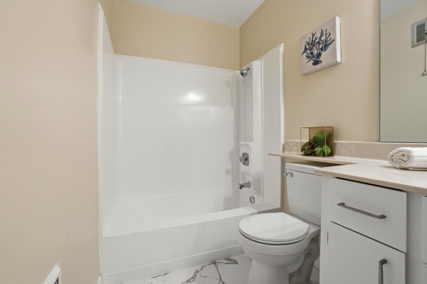 Detail Gallery Image 20 of 27 For 143 Piccadilly Pl #F,  San Bruno,  CA 94066 - 1 Beds | 1 Baths