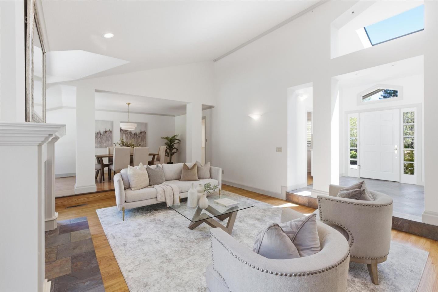 Detail Gallery Image 10 of 51 For 1037 Yorkshire Dr, Los Altos,  CA 94024 - 3 Beds | 3/1 Baths