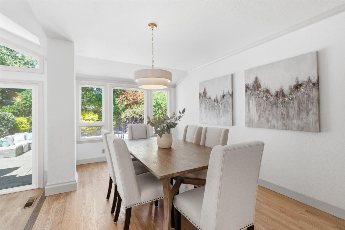 Detail Gallery Image 11 of 51 For 1037 Yorkshire Dr, Los Altos,  CA 94024 - 3 Beds | 3/1 Baths