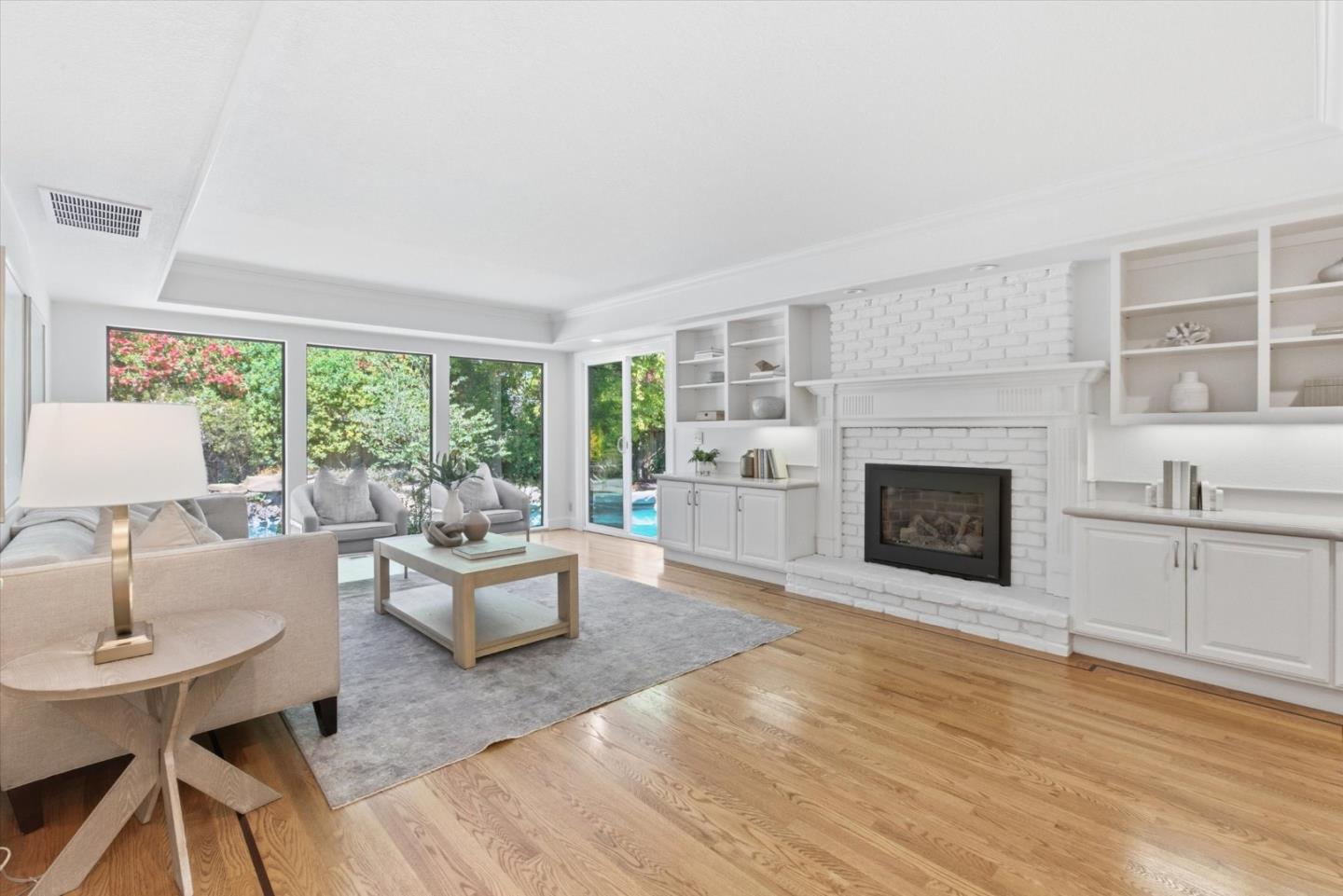 Detail Gallery Image 17 of 51 For 1037 Yorkshire Dr, Los Altos,  CA 94024 - 3 Beds | 3/1 Baths