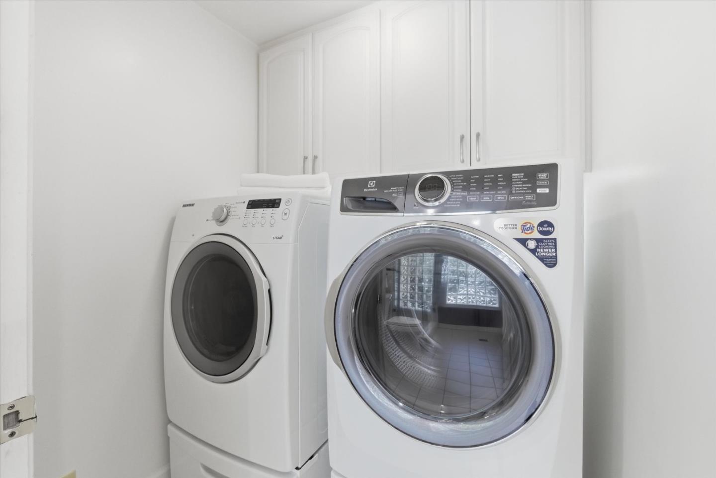 Detail Gallery Image 21 of 51 For 1037 Yorkshire Dr, Los Altos,  CA 94024 - 3 Beds | 3/1 Baths