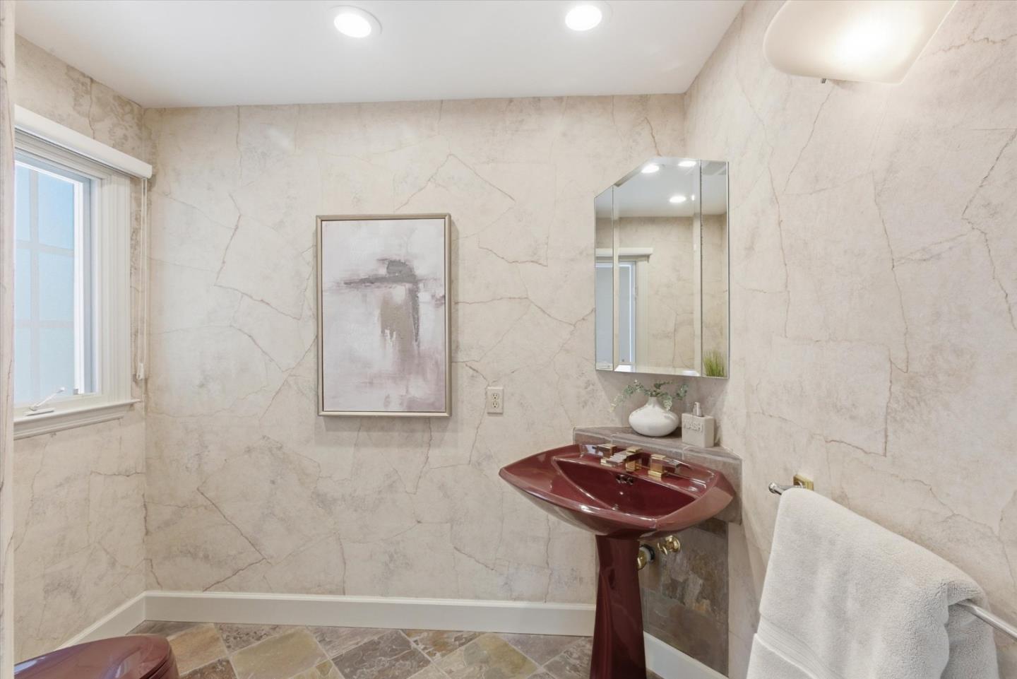 Detail Gallery Image 22 of 51 For 1037 Yorkshire Dr, Los Altos,  CA 94024 - 3 Beds | 3/1 Baths