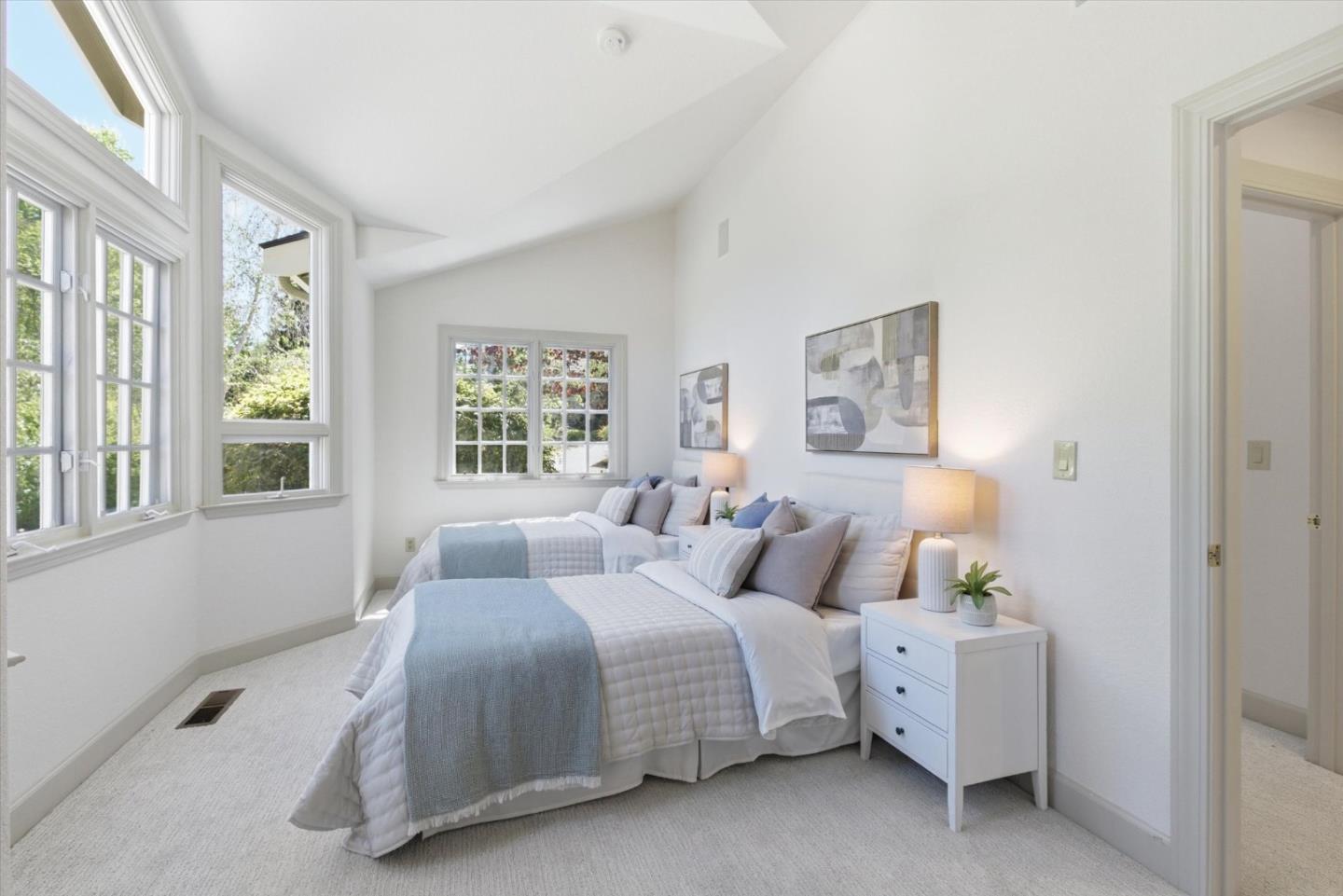 Detail Gallery Image 23 of 51 For 1037 Yorkshire Dr, Los Altos,  CA 94024 - 3 Beds | 3/1 Baths