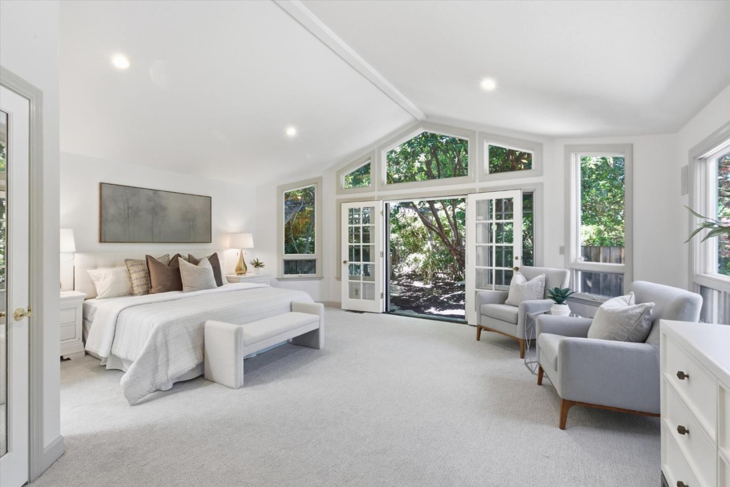 Detail Gallery Image 28 of 51 For 1037 Yorkshire Dr, Los Altos,  CA 94024 - 3 Beds | 3/1 Baths