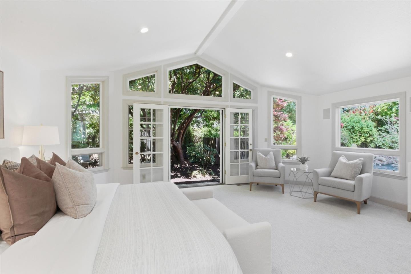 Detail Gallery Image 30 of 51 For 1037 Yorkshire Dr, Los Altos,  CA 94024 - 3 Beds | 3/1 Baths