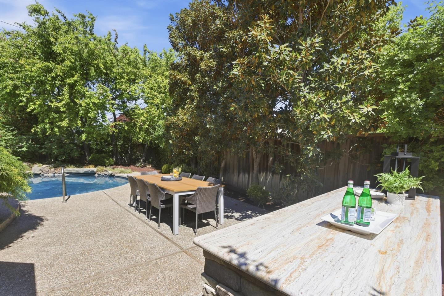 Detail Gallery Image 40 of 51 For 1037 Yorkshire Dr, Los Altos,  CA 94024 - 3 Beds | 3/1 Baths