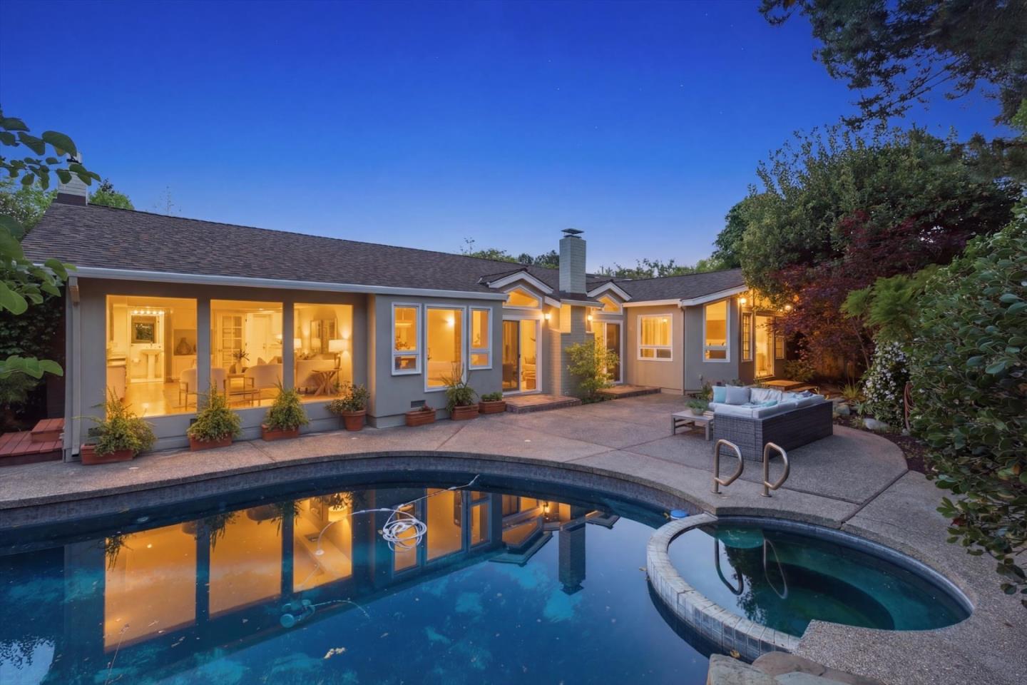 Detail Gallery Image 43 of 51 For 1037 Yorkshire Dr, Los Altos,  CA 94024 - 3 Beds | 3/1 Baths