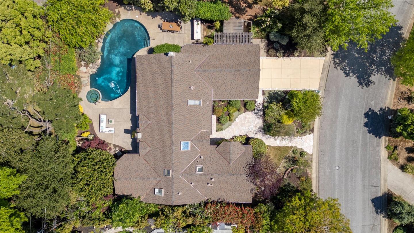 Detail Gallery Image 48 of 51 For 1037 Yorkshire Dr, Los Altos,  CA 94024 - 3 Beds | 3/1 Baths