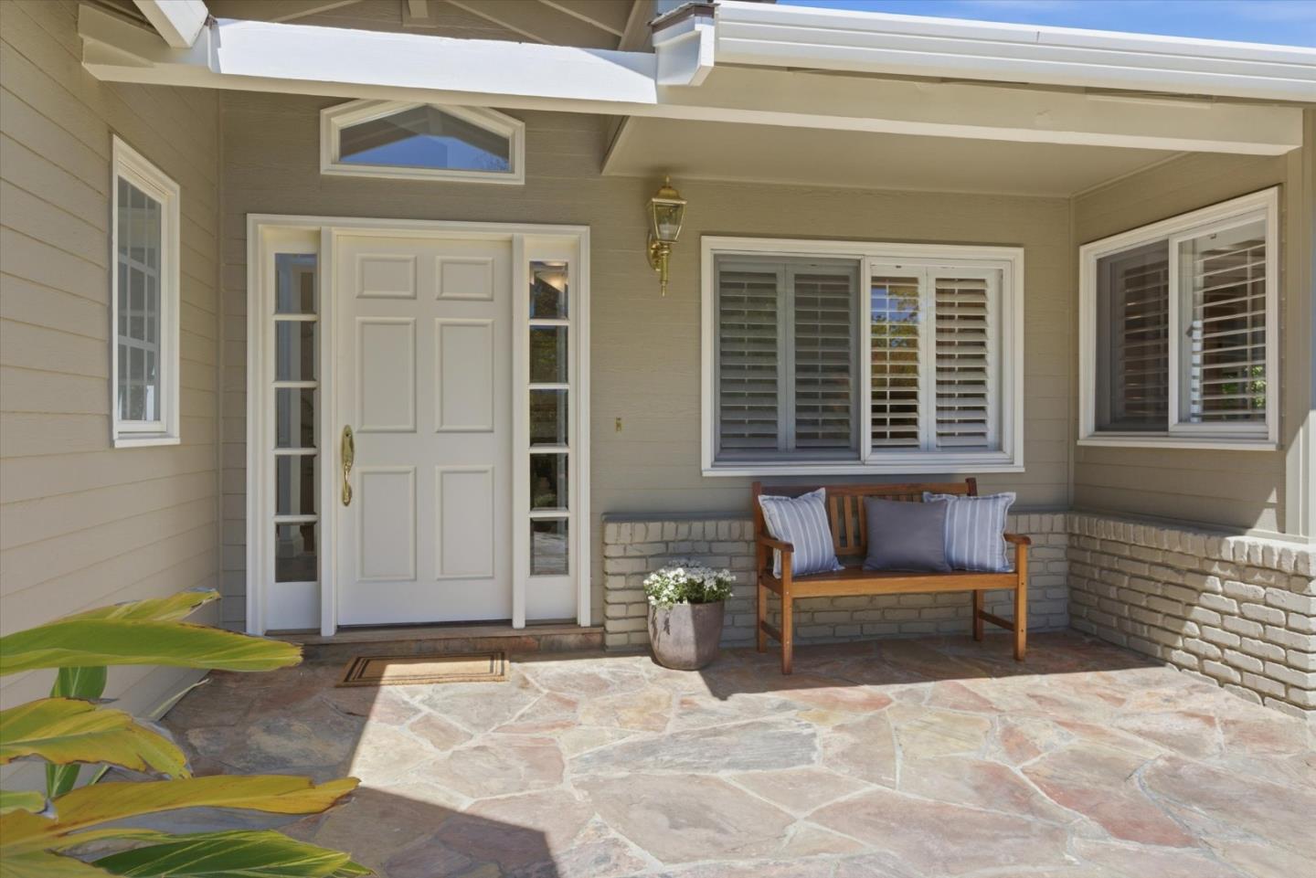 Detail Gallery Image 5 of 51 For 1037 Yorkshire Dr, Los Altos,  CA 94024 - 3 Beds | 3/1 Baths