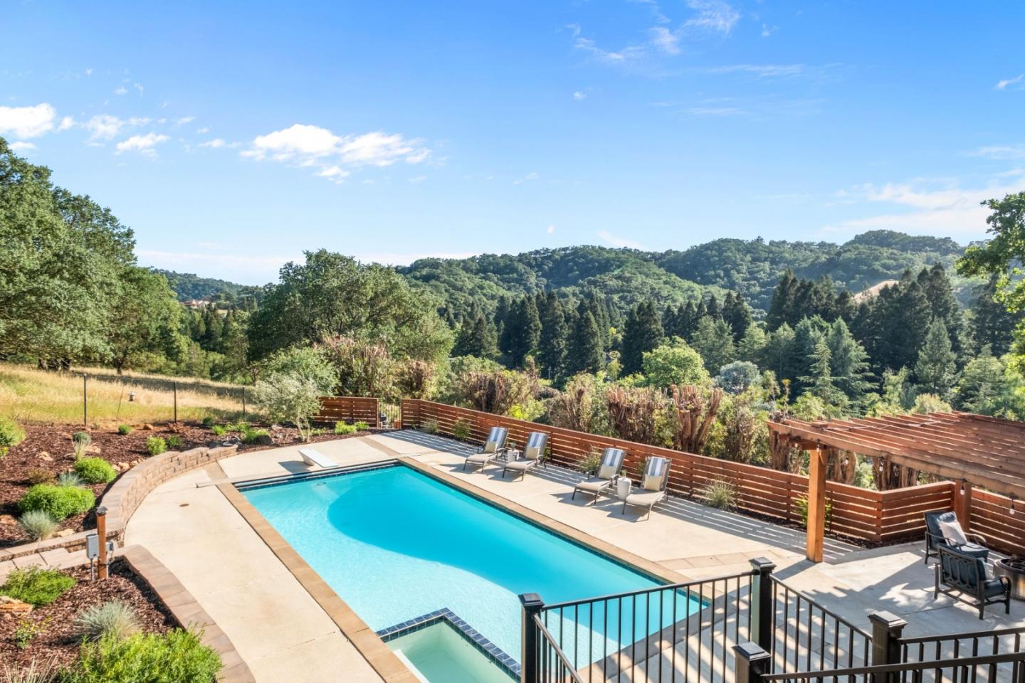 Detail Gallery Image 17 of 103 For 15208 Sycamore Dr, Morgan Hill,  CA 95037 - 4 Beds | 2/1 Baths