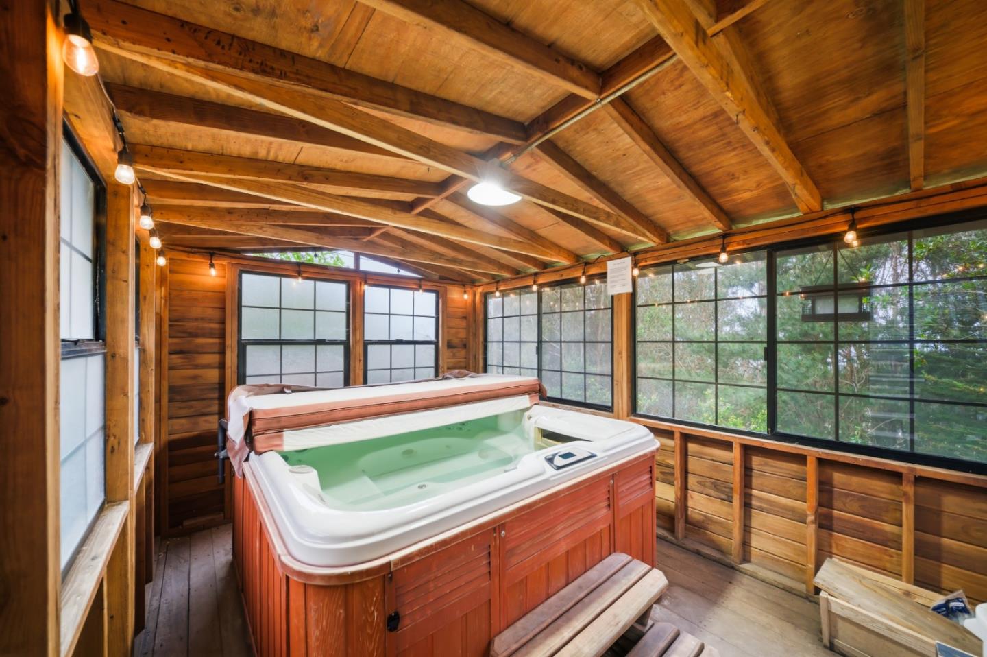 Detail Gallery Image 102 of 114 For 1159 Barcelona Dr, Pacifica,  CA 94044 - 5 Beds | 3 Baths