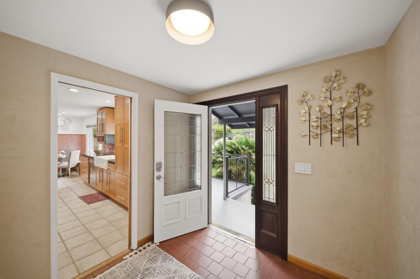 Detail Gallery Image 14 of 114 For 1159 Barcelona Dr, Pacifica,  CA 94044 - 5 Beds | 3 Baths