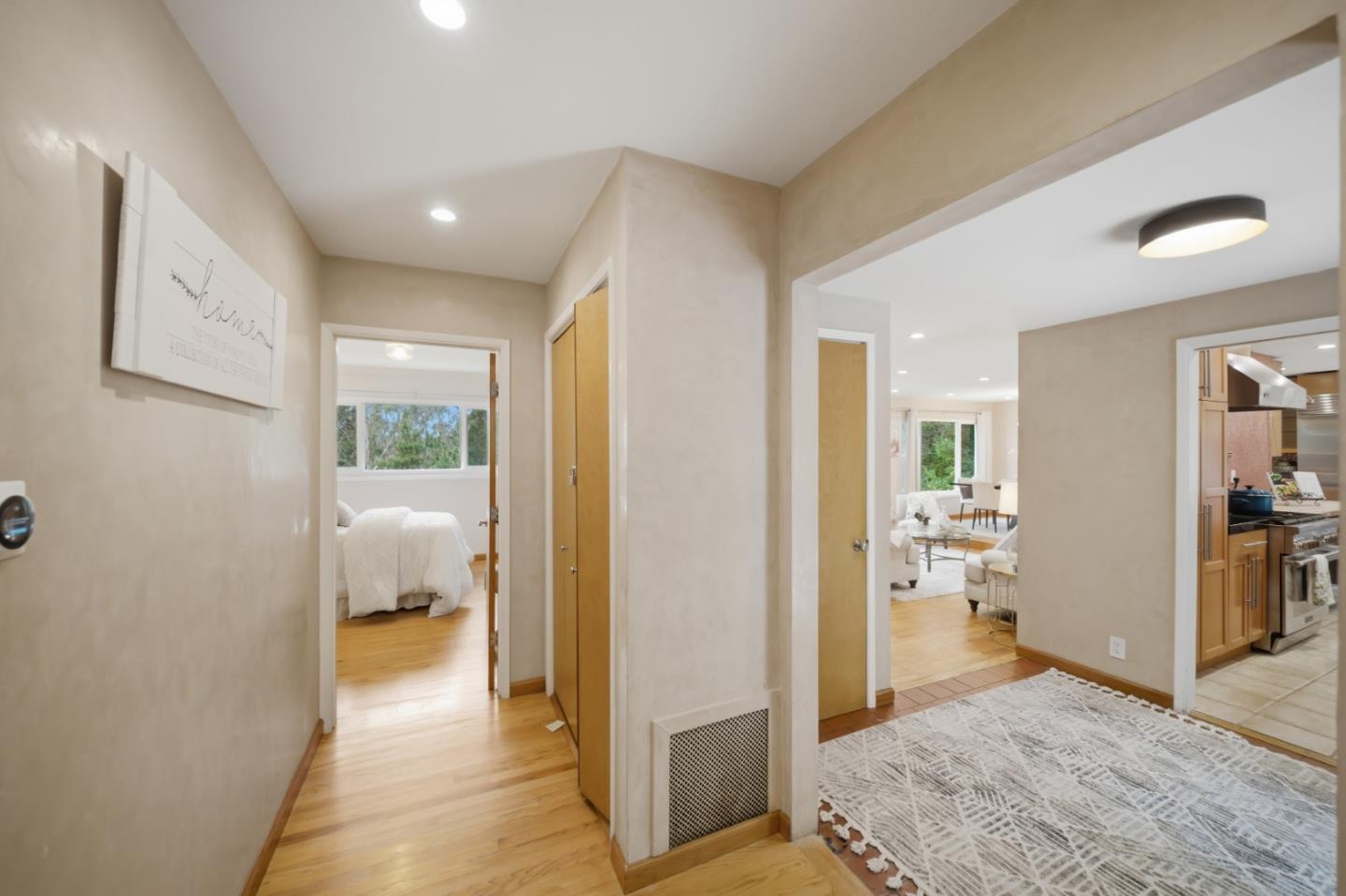 Detail Gallery Image 17 of 114 For 1159 Barcelona Dr, Pacifica,  CA 94044 - 5 Beds | 3 Baths