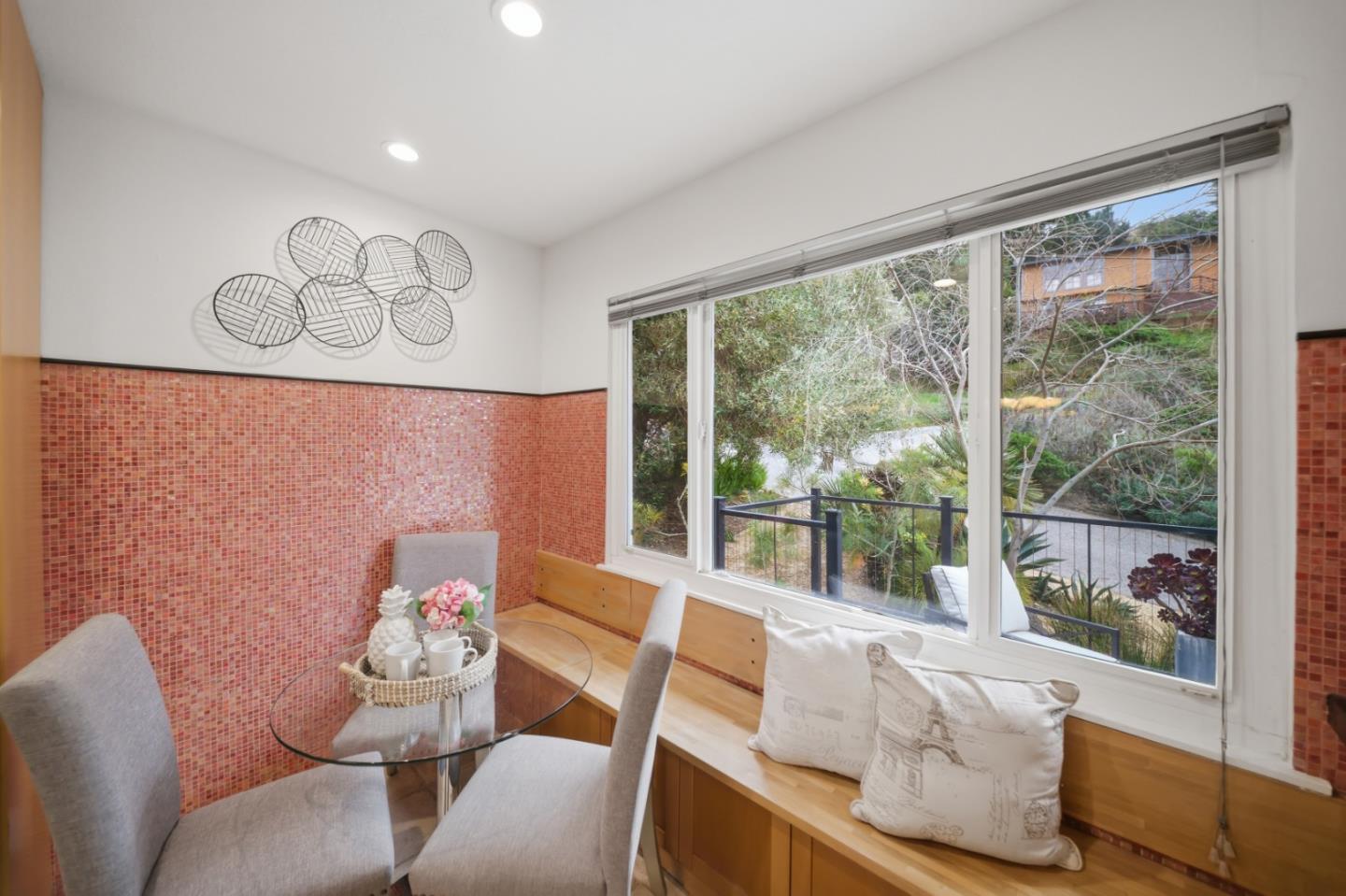 Detail Gallery Image 26 of 114 For 1159 Barcelona Dr, Pacifica,  CA 94044 - 5 Beds | 3 Baths