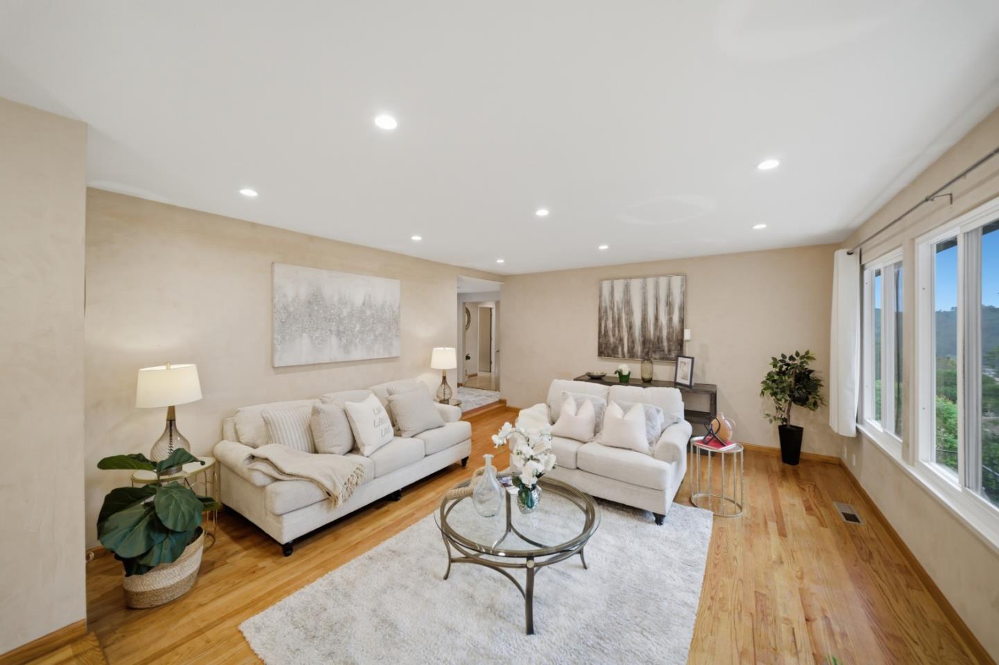 Detail Gallery Image 30 of 114 For 1159 Barcelona Dr, Pacifica,  CA 94044 - 5 Beds | 3 Baths