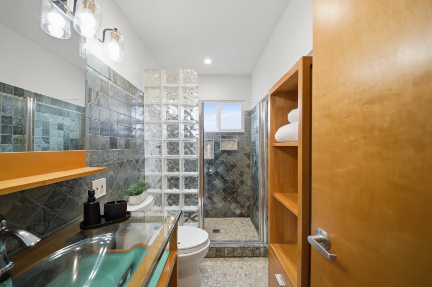 Detail Gallery Image 71 of 114 For 1159 Barcelona Dr, Pacifica,  CA 94044 - 5 Beds | 3 Baths