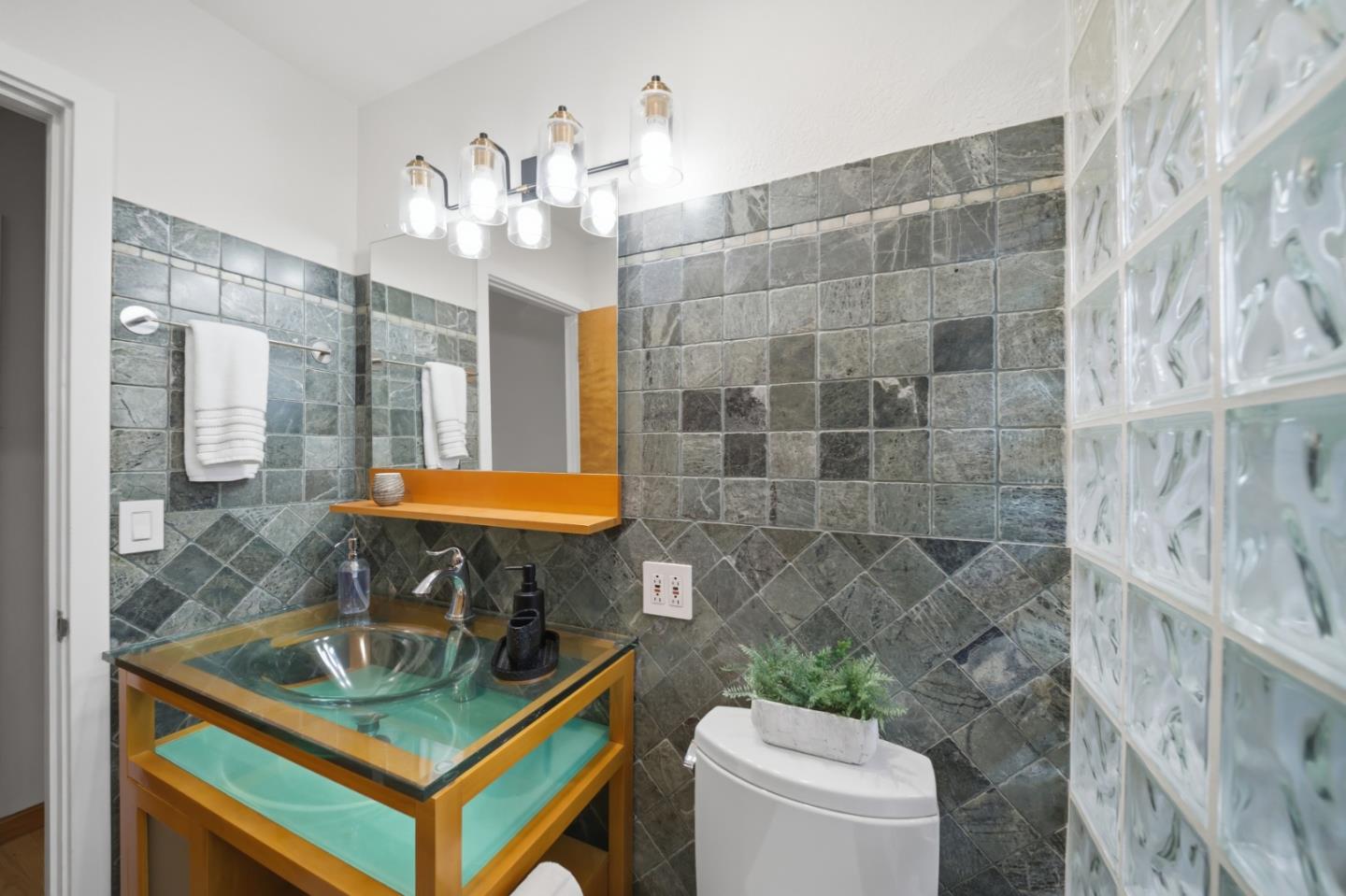 Detail Gallery Image 72 of 114 For 1159 Barcelona Dr, Pacifica,  CA 94044 - 5 Beds | 3 Baths