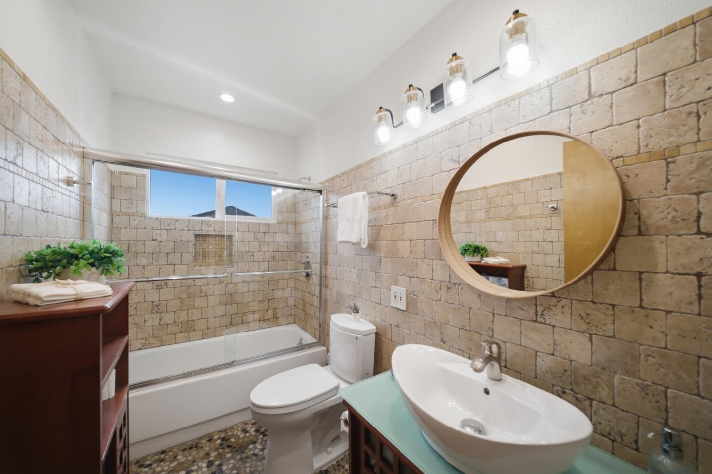 Detail Gallery Image 73 of 114 For 1159 Barcelona Dr, Pacifica,  CA 94044 - 5 Beds | 3 Baths