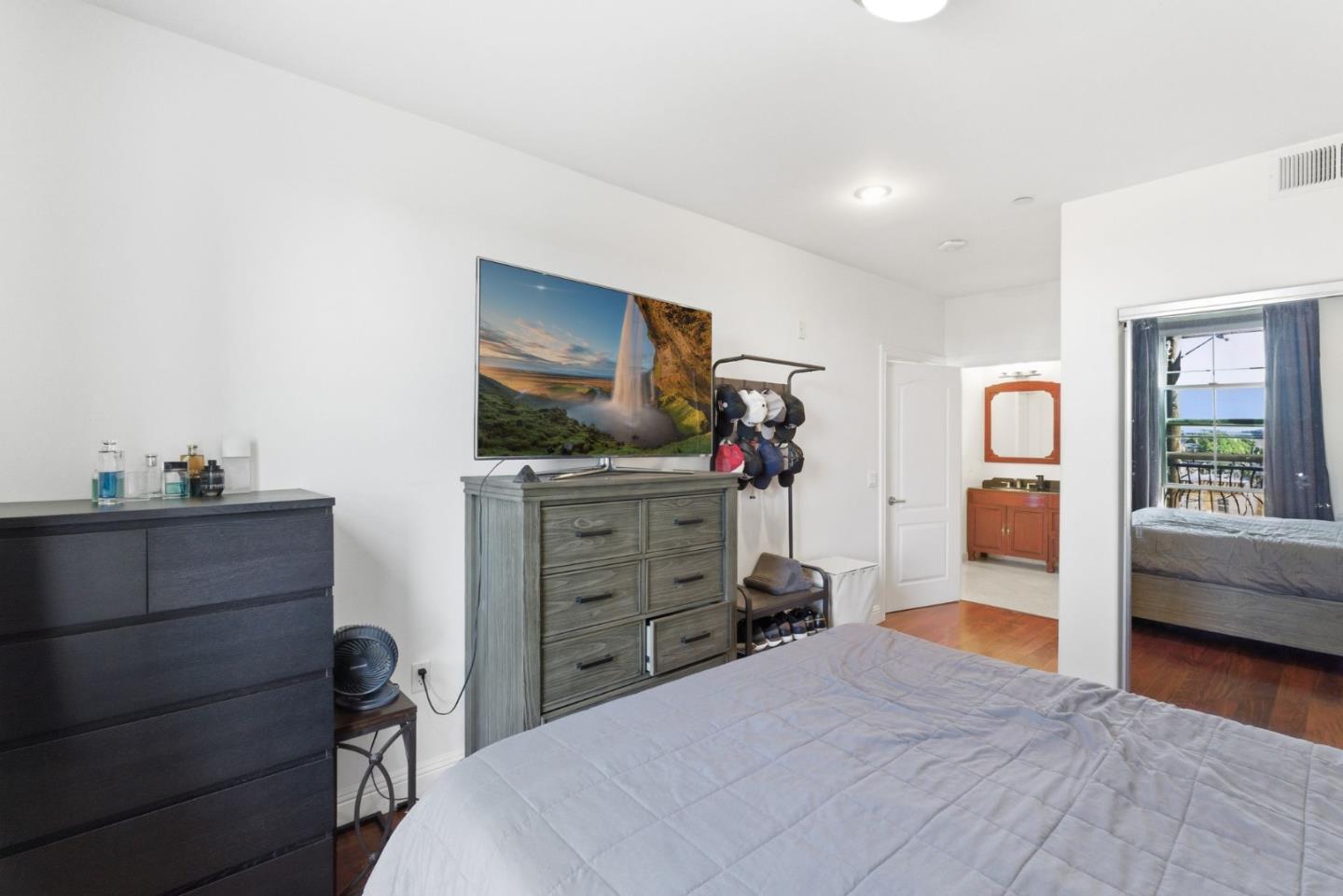 Detail Gallery Image 10 of 25 For 151 El Camino Real #305,  Millbrae,  CA 94030 - 2 Beds | 2 Baths