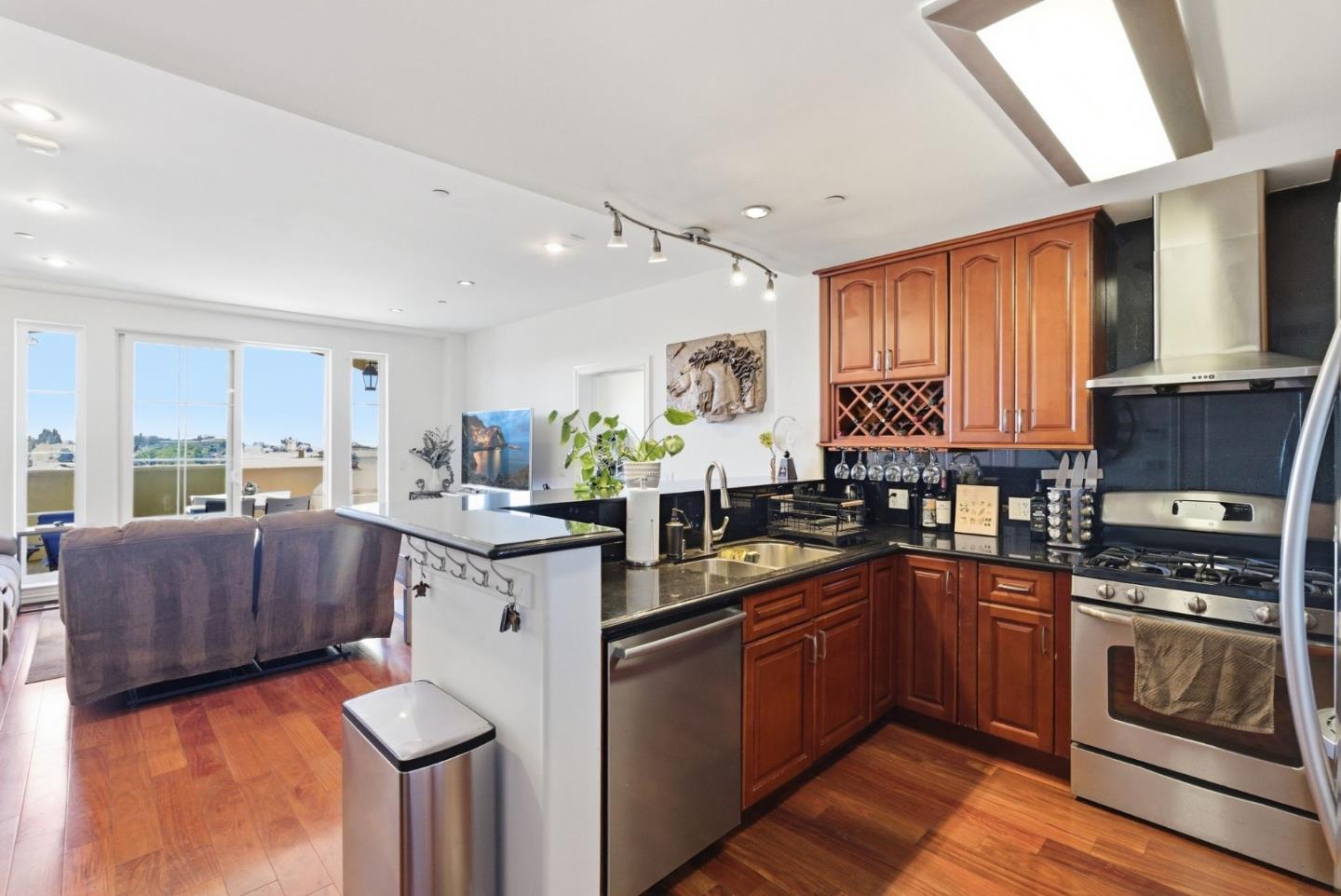 Detail Gallery Image 2 of 25 For 151 El Camino Real #305,  Millbrae,  CA 94030 - 2 Beds | 2 Baths