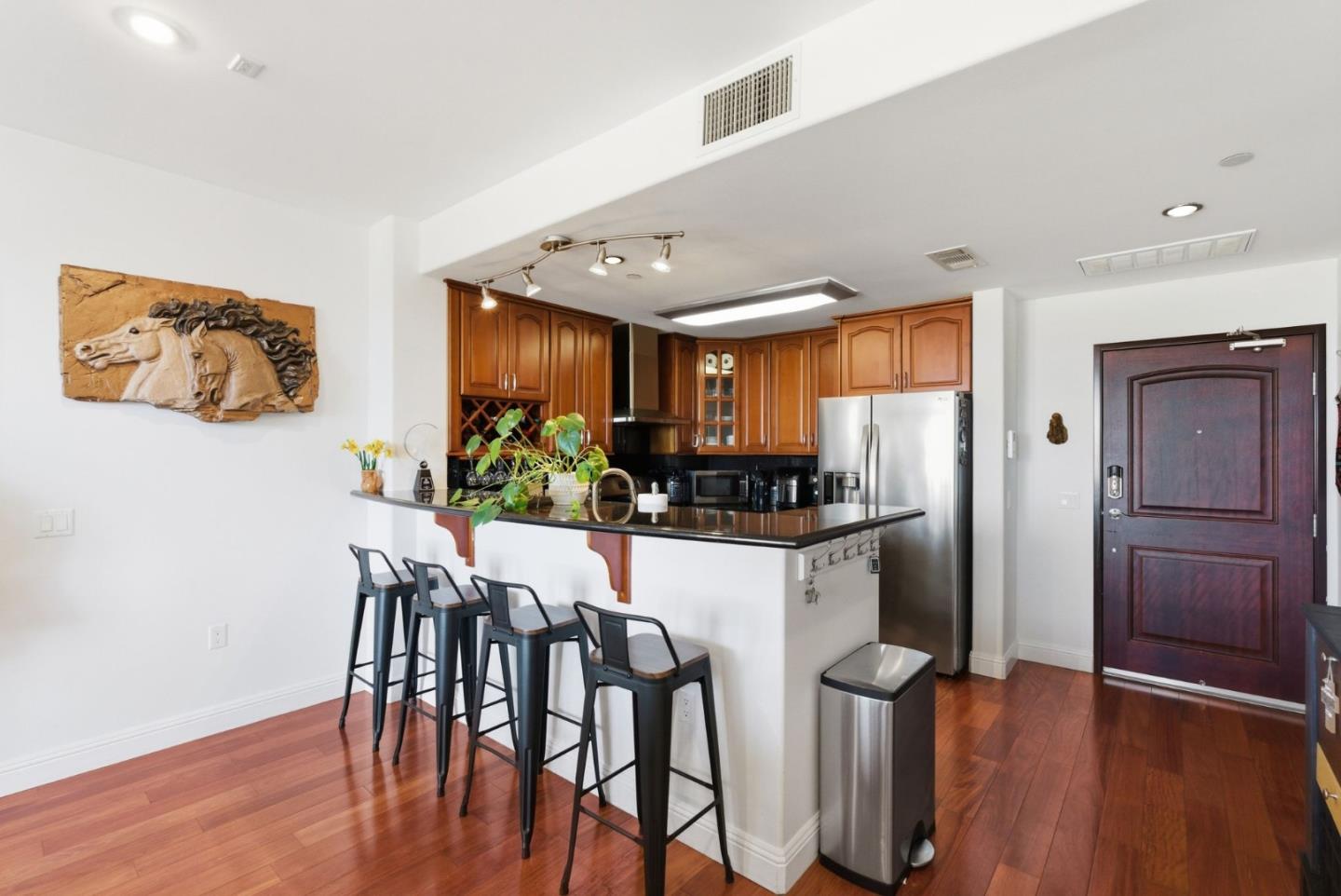 Detail Gallery Image 3 of 25 For 151 El Camino Real #305,  Millbrae,  CA 94030 - 2 Beds | 2 Baths