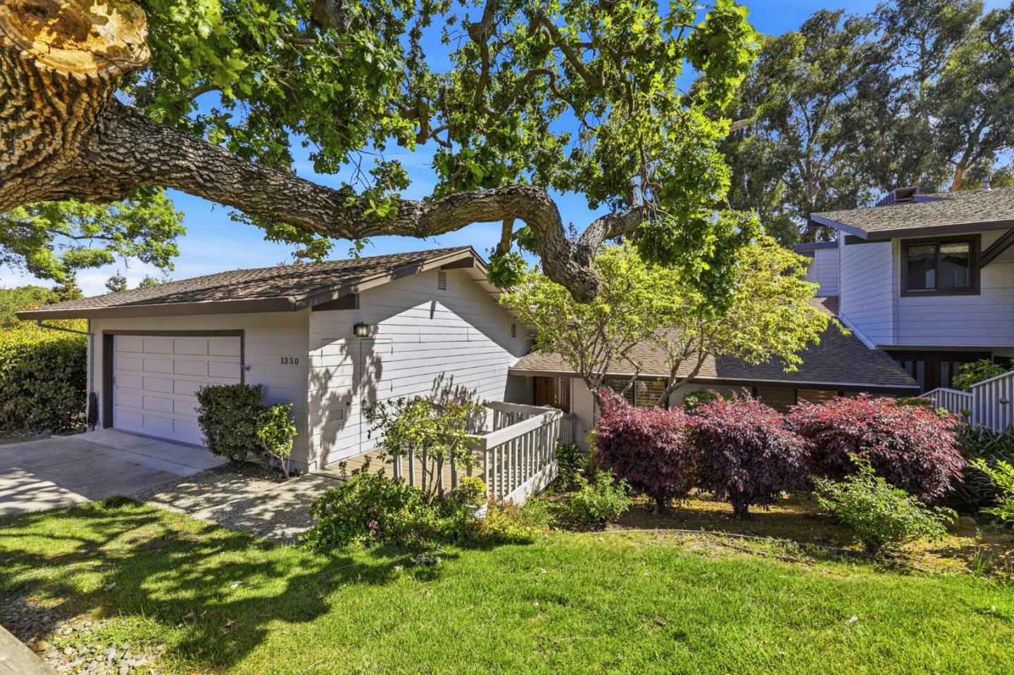 Detail Gallery Image 2 of 39 For 1350 Trinity Dr, Menlo Park,  CA 94025 - 3 Beds | 2/1 Baths