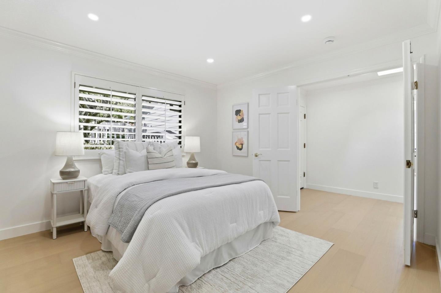 Detail Gallery Image 20 of 39 For 1350 Trinity Dr, Menlo Park,  CA 94025 - 3 Beds | 2/1 Baths