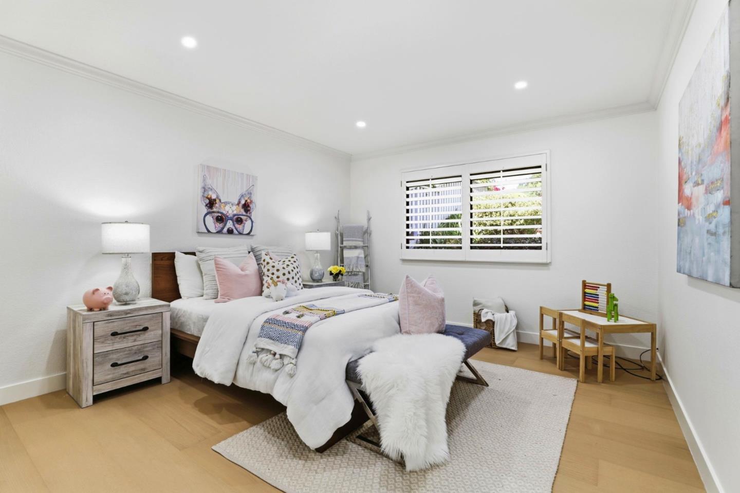 Detail Gallery Image 21 of 39 For 1350 Trinity Dr, Menlo Park,  CA 94025 - 3 Beds | 2/1 Baths