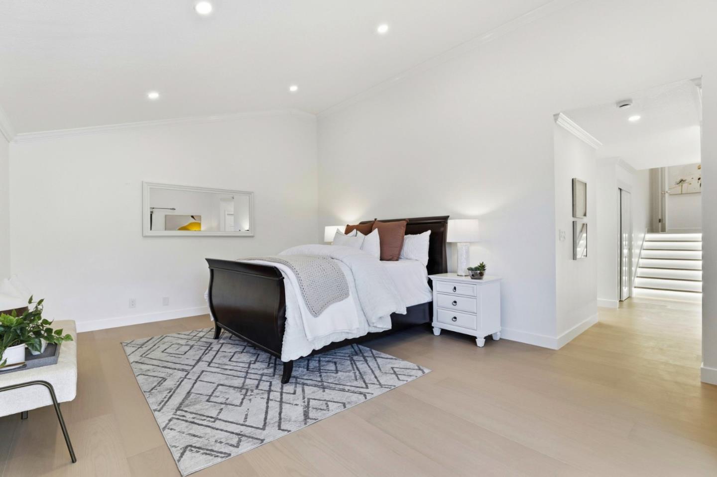 Detail Gallery Image 23 of 39 For 1350 Trinity Dr, Menlo Park,  CA 94025 - 3 Beds | 2/1 Baths